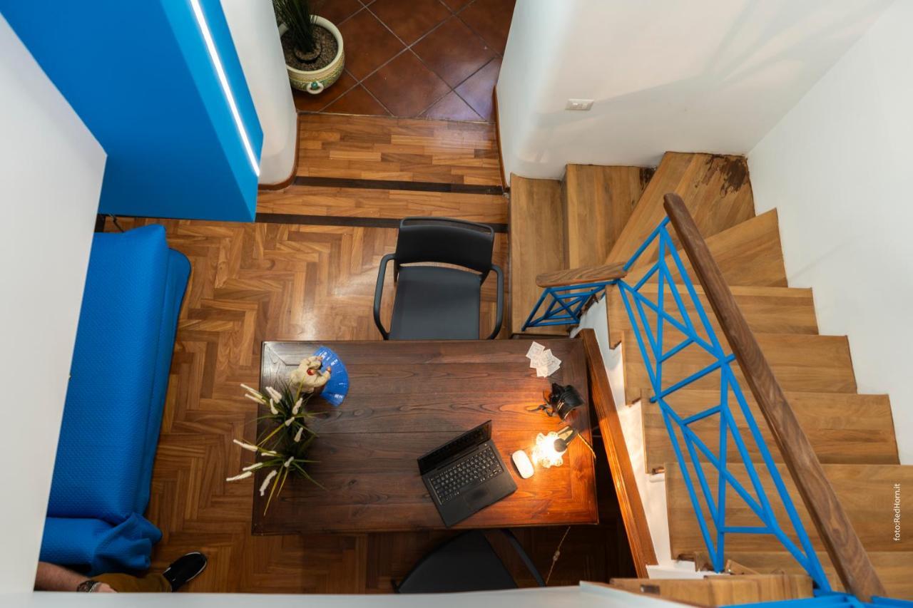 Two Rooms Chiaia 37 เนเปิลส์ ภายนอก รูปภาพ