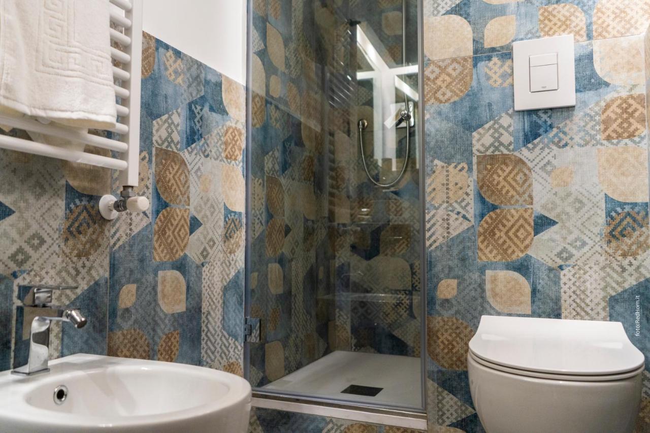 Two Rooms Chiaia 37 เนเปิลส์ ภายนอก รูปภาพ