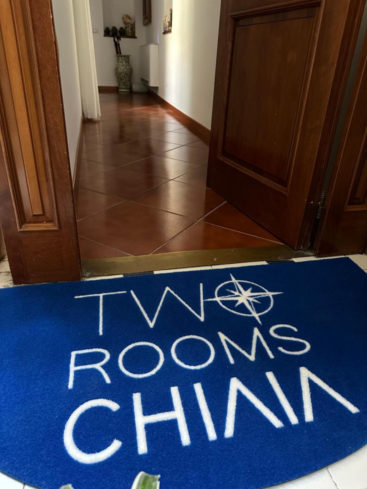 Two Rooms Chiaia 37 เนเปิลส์ ภายนอก รูปภาพ
